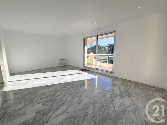 Appartement F3 à louer - 3 pièces - 73.92 m2 - MANDELIEU LA NAPOULE - 06 - PROVENCE-ALPES-COTE-D-AZUR - Century 21 Confiance Immo