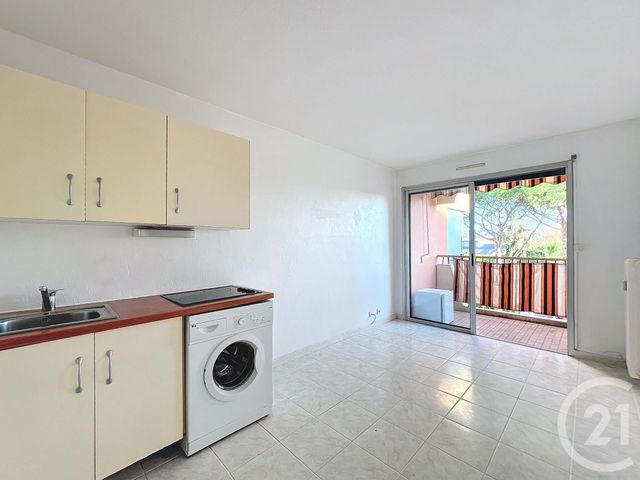 Appartement F1 à louer - 1 pièce - 14.18 m2 - MANDELIEU LA NAPOULE - 06 - PROVENCE-ALPES-COTE-D-AZUR - Century 21 Confiance Immo